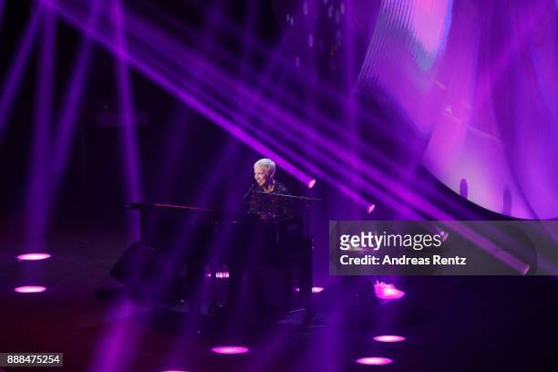 Honorary Award winner Annie Lennox performs on stage during the German Sustainability Award at Maritim Hotel on December 8, 2017 in Duesseldorf,...