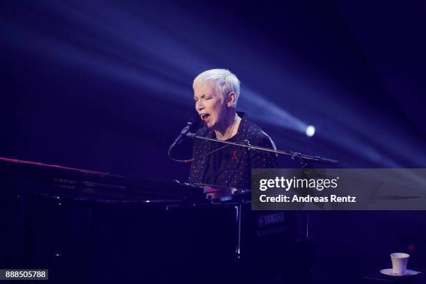 Honorary Award winner Annie Lennox performs on stage during the German Sustainability Award at Maritim Hotel on December 8, 2017 in Duesseldorf,...