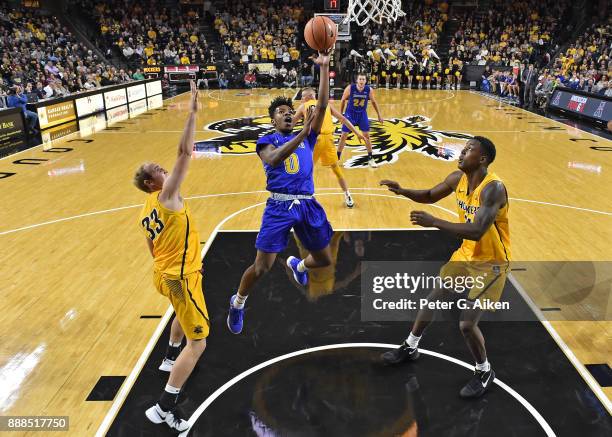 Brandon Key 23 Dakota Willis Stock Photos, High-Res Pictures, and Images - Getty Images