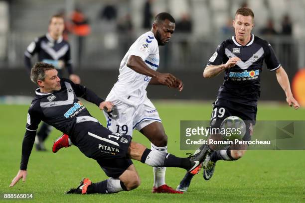 Jeremy Toulalan of Bordeaux and Stephane Bahoken of Strasbourg in action during the Ligue 1 match between FC Girondins de Bordeaux and Strasbourg at...