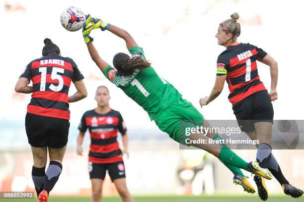 Jada Mathyssen-Whyman of the Wanderers dives to make a save during the W-League match between the Western Sydney Wanderers and Sydney FC at ANZ...