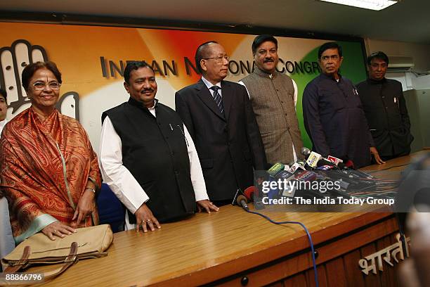 Congress Leader Prithviraj Chauhan along with Manorama Madhwaraj, Manjunath Kunnur and HT Sangliana addressing the Media at a press conference in New...