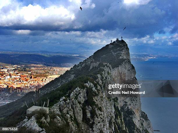 top of the rock of gibraltar, looking toward spain - pedra de gibraltar - fotografias e filmes do acervo