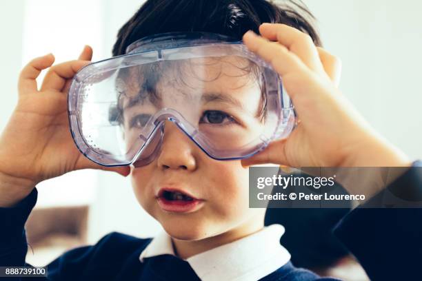 safety goggles - peter lourenco fotografías e imágenes de stock