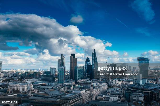 london city skyline, looking east. - peter lourenco stock-fotos und bilder