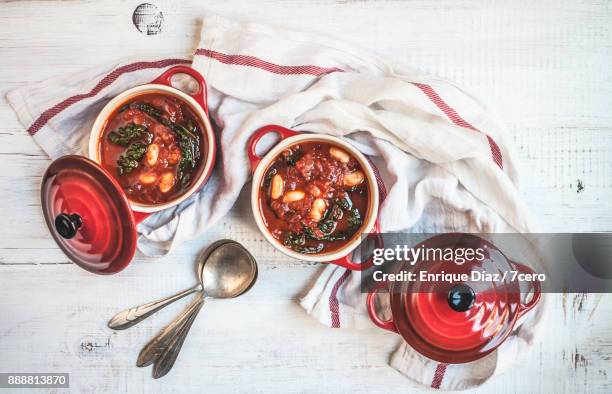 smokey tomato and tuscan kale soup pots - 7cero food stock pictures, royalty-free photos & images