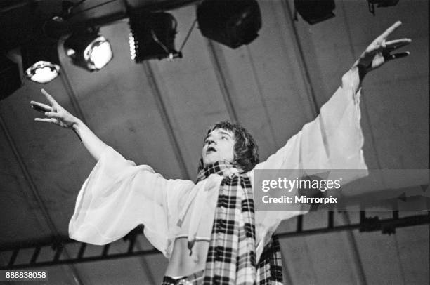 The Faces, featuring Rod Stewart perform at The Reading Festival on Saturday 25th August 1973. Picture shows lead singer Rod Stewart The festival was...