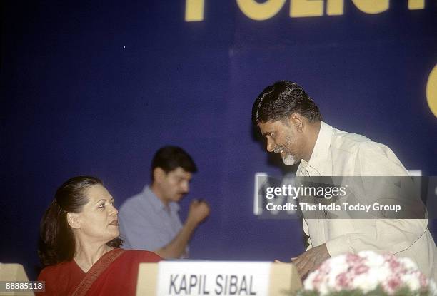 Nara Chandrababu Naidu, Chief Minister of Andhra Pradesh with Sonia Gandhi at a function