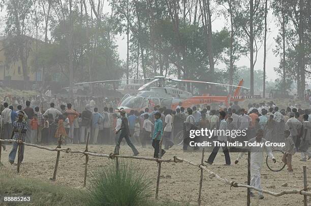 Bilsi Raling Bilsi Photos and Premium High Res Pictures - Getty Images