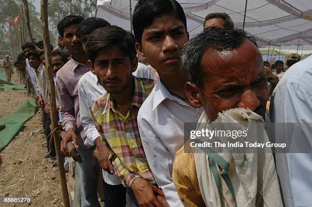 Bilsi Raling 42 Bilsi Stock Photos, High-Res Pictures, and Images - Getty Images