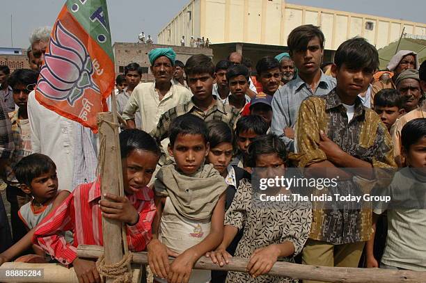 Bilsi Raling 42 Bilsi Stock Photos, High-Res Pictures, and Images - Getty Images