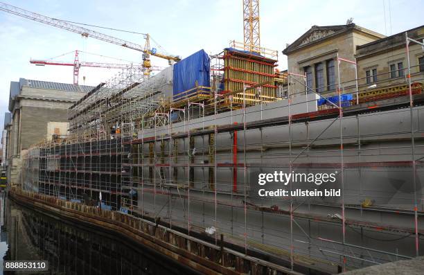 Am erfolgte die Grundsteinlegung fuer den Neubau des Neuen Eingangsgebaeudes zur Museumsinsel, der James-Simon-Galerie auf der Museums-Insel Berlin....