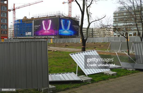 Hier auf der Fischerinsel plant die WBM-Mitte ein 19-Geschosser an der Ecke Muehlendamm/Fischerinsel, wo sich eine kleine Parkflaeche mit Baumbestand...