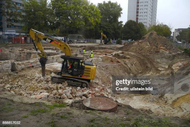 Hier auf der Fischerinsel plant die WBM-Mitte ein 19-Geschosser an der Ecke Muehlendamm/Fischerinsel, wo sich eine kleine Parkflaeche mit Baumbestand...