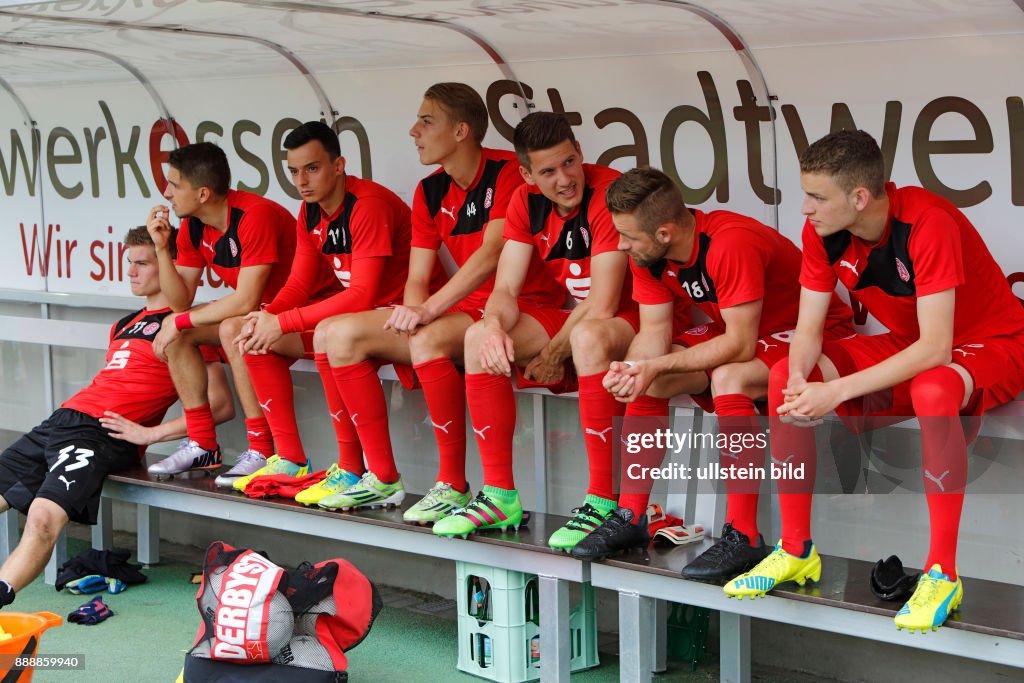 Sports, football, Lower Rhine Cup, 2015/2016, final, Rot Weiss Essen versus Wuppertaler SV 3:0, Stadium Essen, Hafenstrasse, substitutes bench RW Essen, f.l.t.r. keeper Robin Heller (RWE), Tolga Cokkosan (RWE), Vojno Jesic (RWE), Timo Becker (RWE), Richar