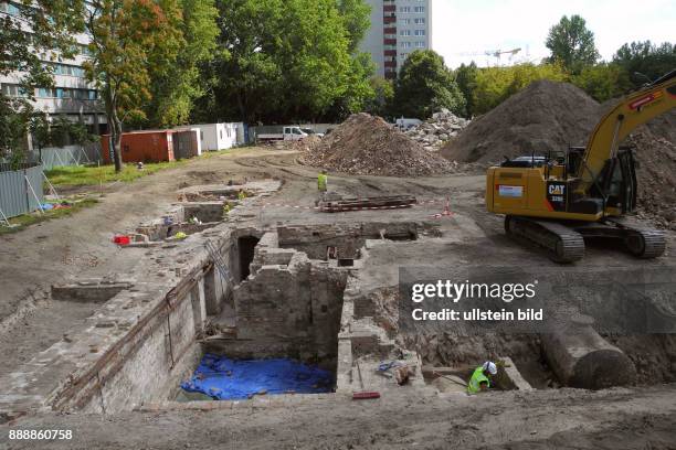 Hier auf der Fischerinsel plant die WBM-Mitte ein 19-Geschosser an der Ecke Muehlendamm/Fischerinsel, wo sich eine kleine Parkflaeche mit Baumbestand...