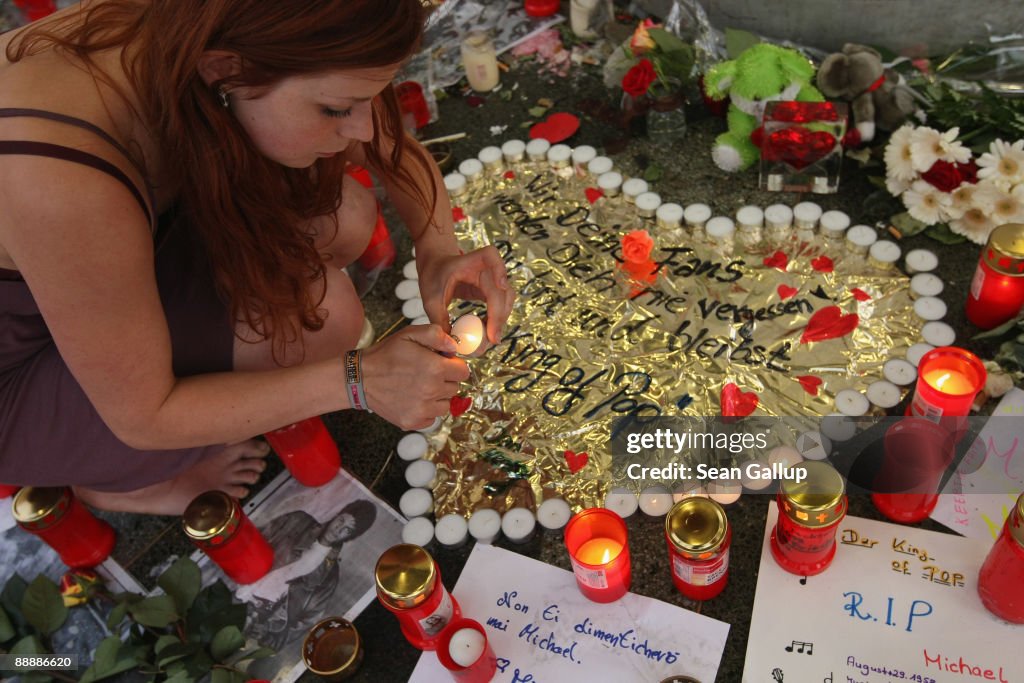 The World Watches The Michael Jackson Memorial Service