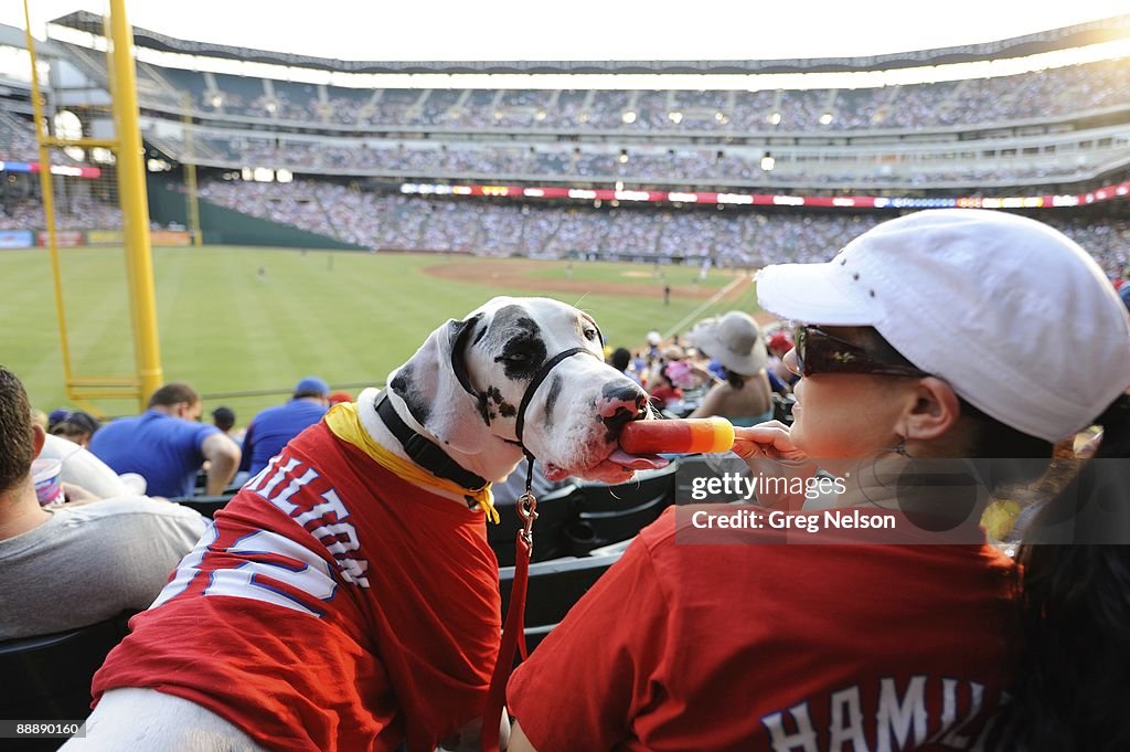 Texas Rangers vs San Diego Padres