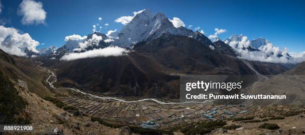 panoramic view of himalaya mountains from dingboche village view point, everest region, nepal - kangtega stock pictures, royalty-free photos & images