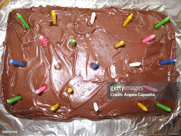 birthday cake with unlit candles - blechkuchen stock-fotos und bilder