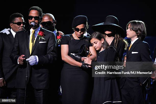 Michael Jackson Public Memorial Service - Inside, News Photo