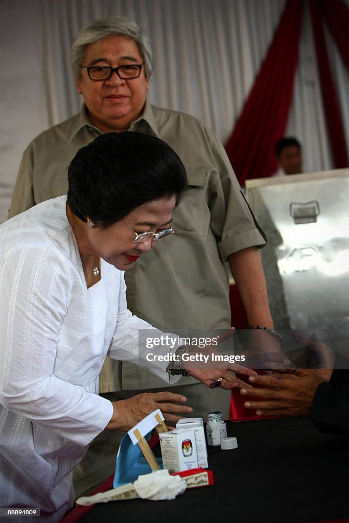 Indonesia Holds Presidential Election