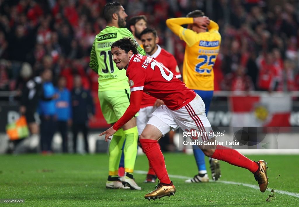 SL Benfica v GD Estoril Praia - Primeira Liga