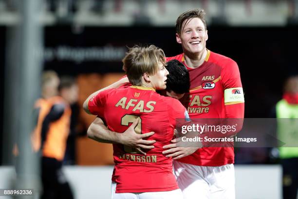 Alireza Jahanbakhsh of AZ Alkmaar celebrates 1-0 with Jonas Svensson of AZ Alkmaar, Wout Weghorst of AZ Alkmaar during the Dutch Eredivisie match...