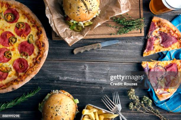 ready to eat - burger top view stock pictures, royalty-free photos & images