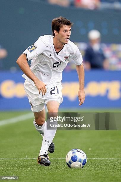 Brad Evans of USA dribbles the ball against Grenada during the 2009 CONCACAF Gold Cup game on July 4, 2009 at Qwest Field in Seattle, Washington.