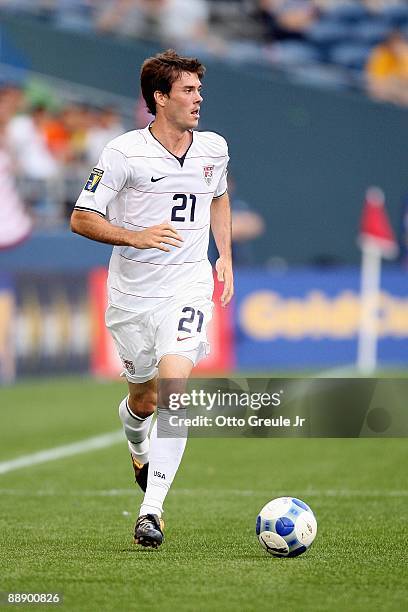 Brad Evans of USA dribbles the ball against Grenada during the 2009 CONCACAF Gold Cup game on July 4, 2009 at Qwest Field in Seattle, Washington.