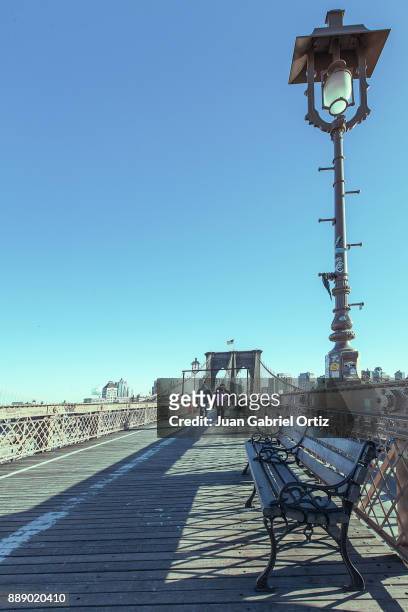 brooklyn bridge 2 - hielo stock pictures, royalty-free photos & images