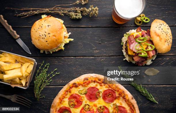 burgers with herbs and vegetables - burger top view stock pictures, royalty-free photos & images