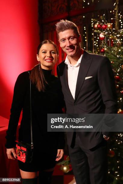 Robert Lewandowski of FC Bayern Muenchen arrives with his wife Anna Lewandowska at Palais Lenbach for the FC Bayern Muenchen Christmas Party 2017 on...