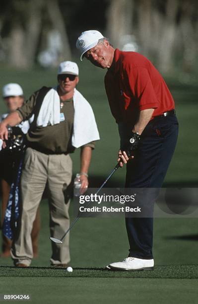 Bob Hope Chrysler Classic: United States President Bill Clinton in action, putt during Wednesday Pro-Am at Indian Ridge CC. Palm Desert, CA 2/15/1995...