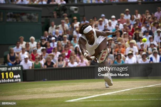 Serena Williams in action vs USA Venus Williams during Women's Finals at All England Club. London, England 7/4/2009 CREDIT: Bob Martin