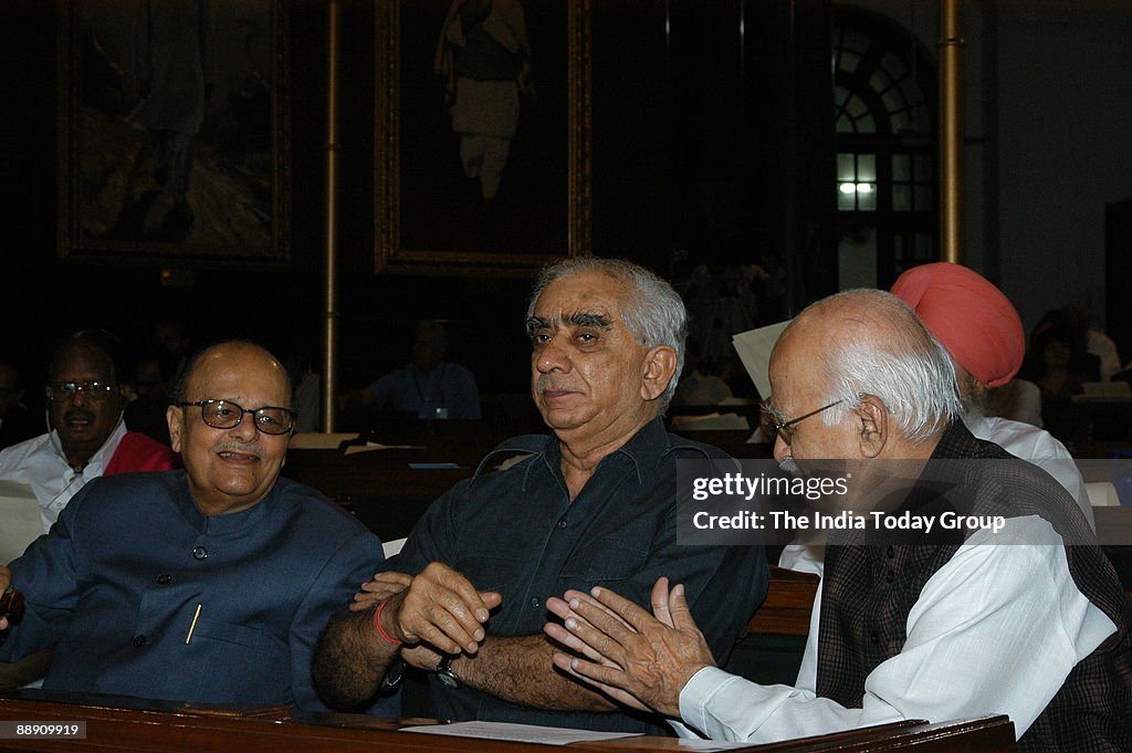 Arjun Singh , Union Cabinet Minister for Human Resources Development with Lal Krishna Advani, Former President of Bharatiya Janata Partry (BJP) and Former Deputy Prime Minister, Jaswant Singh, former Union Cabinet Minister for external affairs and others