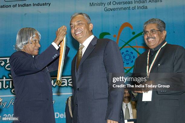 Syed M Salahuddin from UAE Receiving the Pravasi Bharatiya Samman Award from APJ Abdul Kalam, President of India along with Vayalar Ravi, Union...