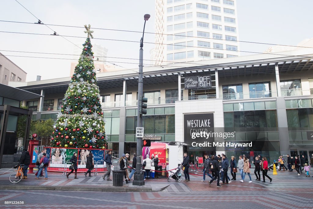 'Did You Check eBay' Holiday Airstream Rolls Into Seattle With Deals And Top-Gifts