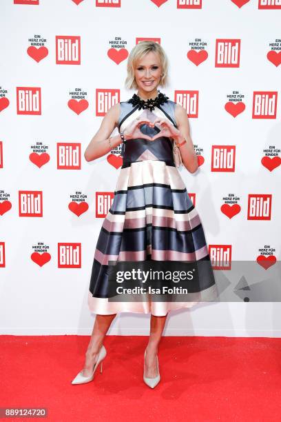 Model Lisa Loch attends the 'Ein Herz fuer Kinder Gala' at Studio Berlin Adlershof on December 9, 2017 in Berlin, Germany.