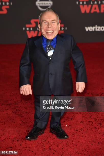 Warwick Davis attends the premiere of Disney Pictures and Lucasfilm's "Star Wars: The Last Jedi" at The Shrine Auditorium on December 9, 2017 in Los...