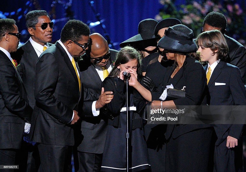 Memorial Service For Michael Jackson Draws Thousands Of Fans And Mourners