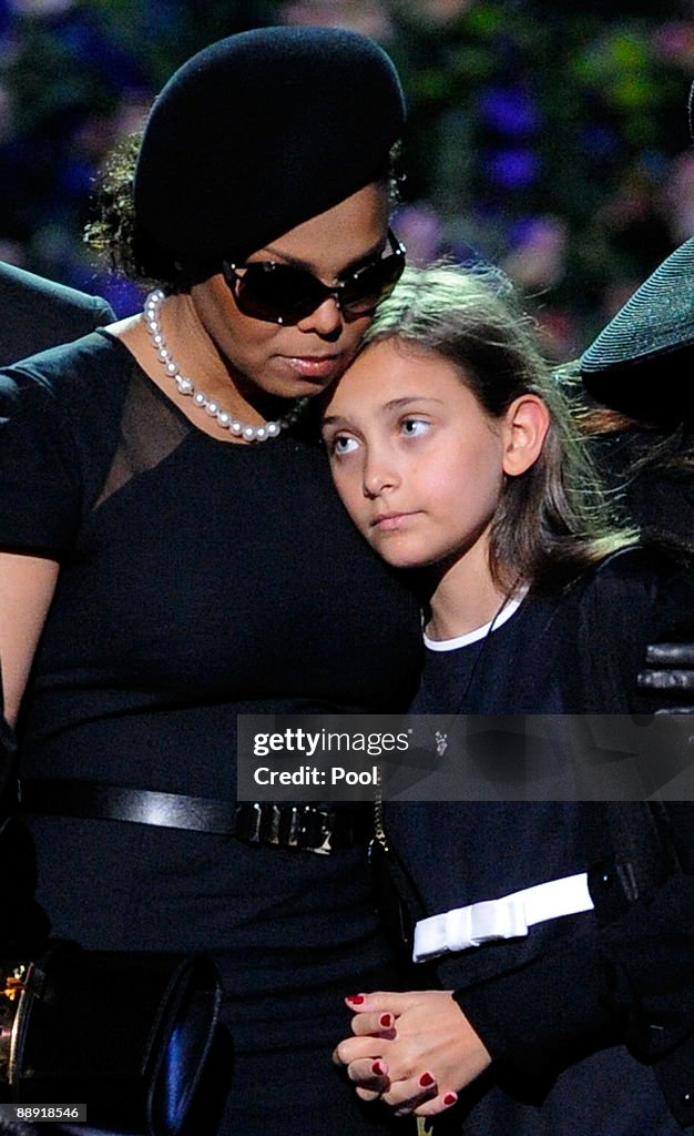 Memorial Service For Michael Jackson Draws Thousands Of Fans And Mourners