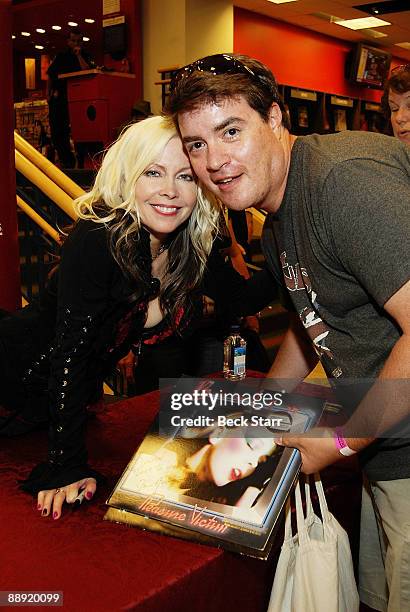 Terry Rae Nunn 20 Terri Nunn In Store At Borders Hollywood Stock Photos, High-Res ...