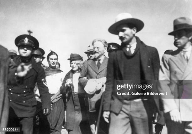 Frida Kahlo , Natalia Sedova and Leon Trotsky upon their arrival in Tampico, Mexico, 9th January 1937. Sedova is Trotsky's second wife.