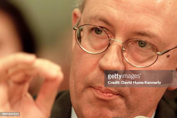 Special Prosecutor Kenneth Starr offers his testimony to the House of Representatives Judicial Committee, Washington, DC, November 19, 1998. Starr...