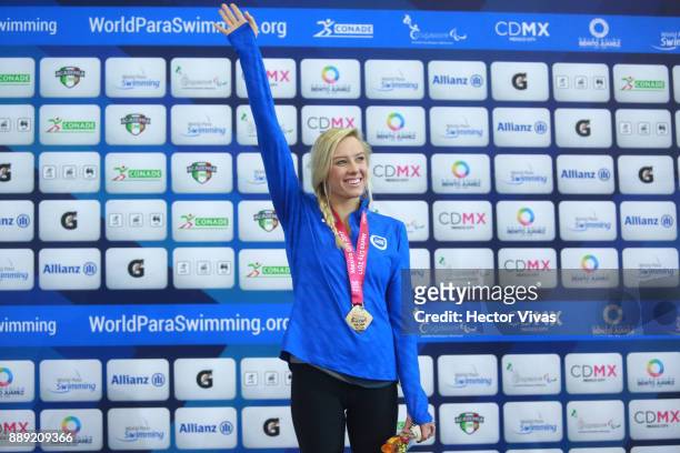 Jessica Long of United States Gold Medal celebrates in women's 200 m Individual Medley SM8 during day 7 of the Para Swimming World Championship...