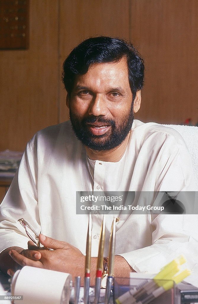 RAM VILAS PASWAN, POLITICAL LEADER, TALKING, SITTING, NEW DELHI, MUG SHOT