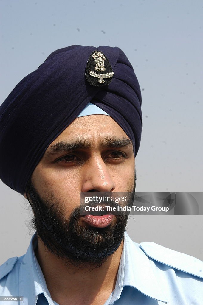 KS Sawhney, Planning Head at the Ceremony of Round the World Microlight expedition at Air Force Station Hindon (Aeroindia, Aeroplane, Indian Air Force)