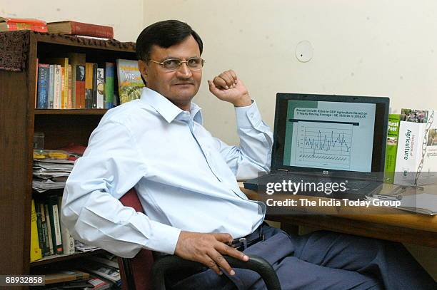 Y Ramesh 83 Ramesh Chand Stock Photos, High-Res Pictures, and Images - Getty Images
